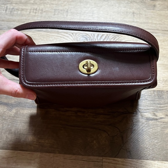 Rare Vintage Coach Geometric Top Turnlock Bag in Mahogany - Picture 5 of 15